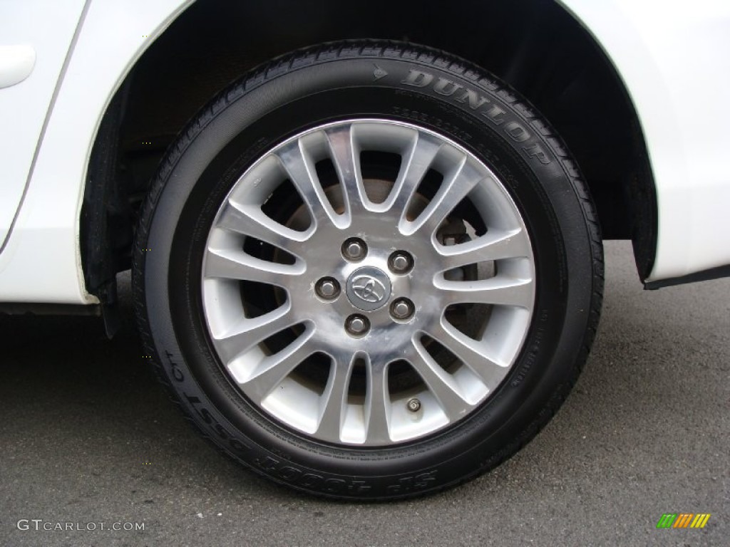 2009 Toyota Sienna LE AWD Wheel Photos