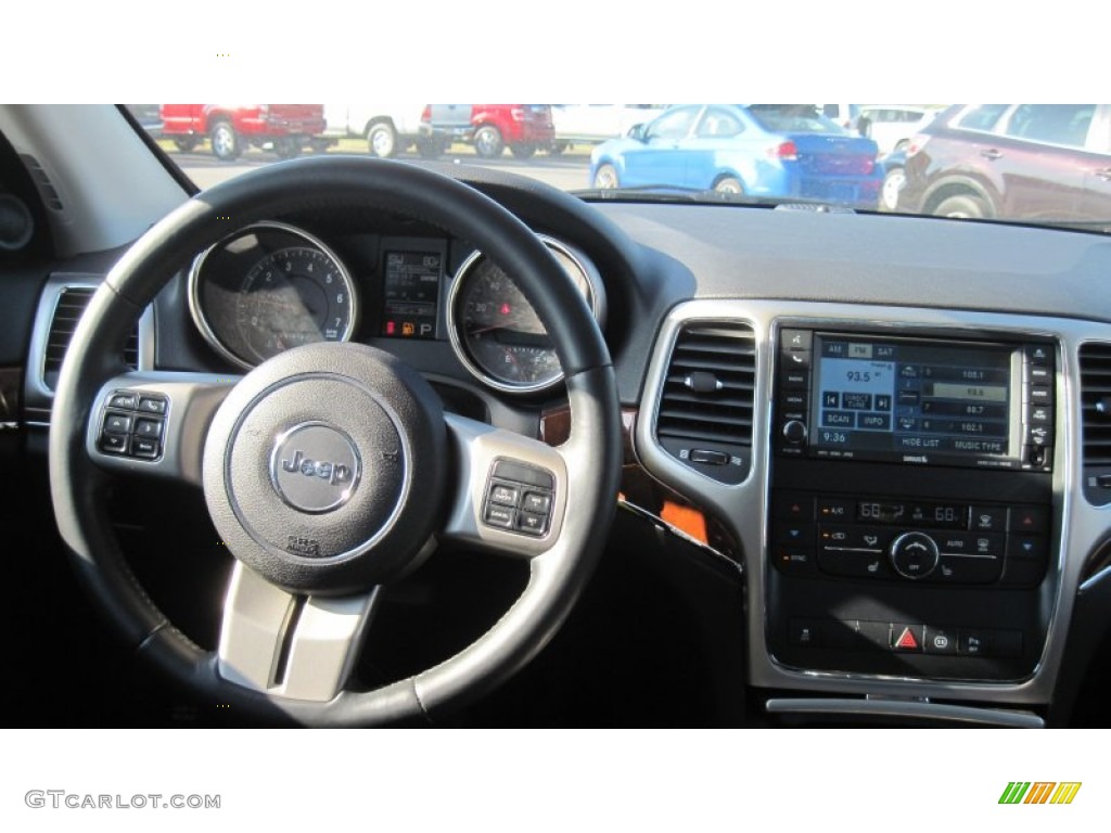 2011 Grand Cherokee Limited - Stone White / Black photo #19