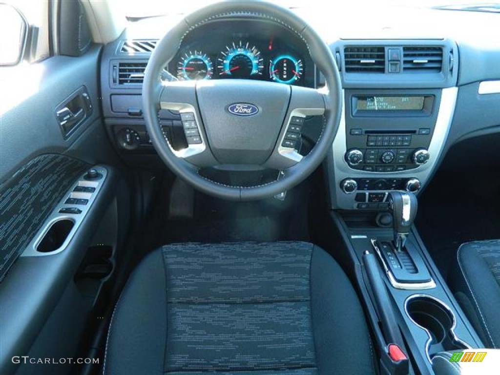 2012 Fusion SE - Ingot Silver Metallic / Charcoal Black photo #12