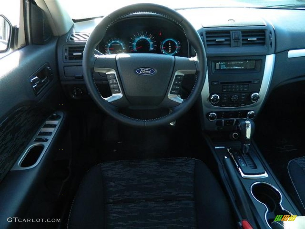 2012 Fusion SE - Ingot Silver Metallic / Charcoal Black photo #13