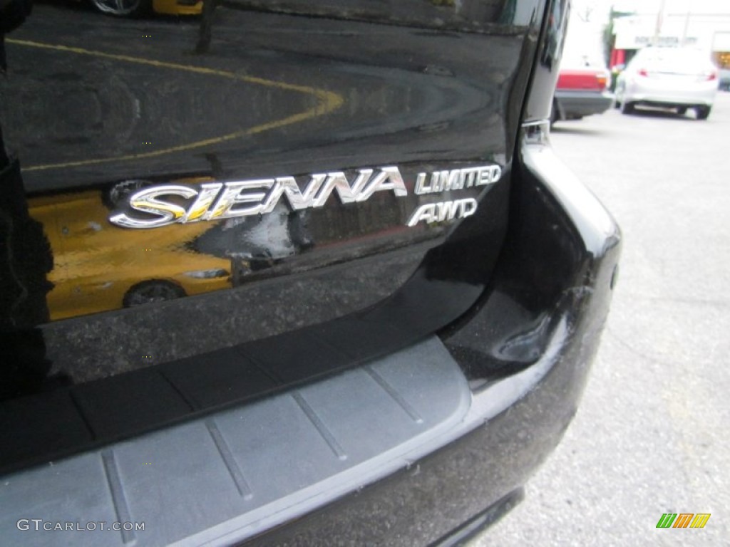2008 Sienna Limited AWD - Black / Stone photo #10