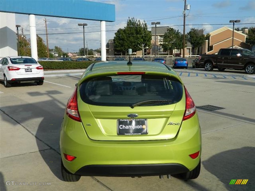 2012 Fiesta SE Hatchback - Lime Squeeze Metallic / Charcoal Black photo #6