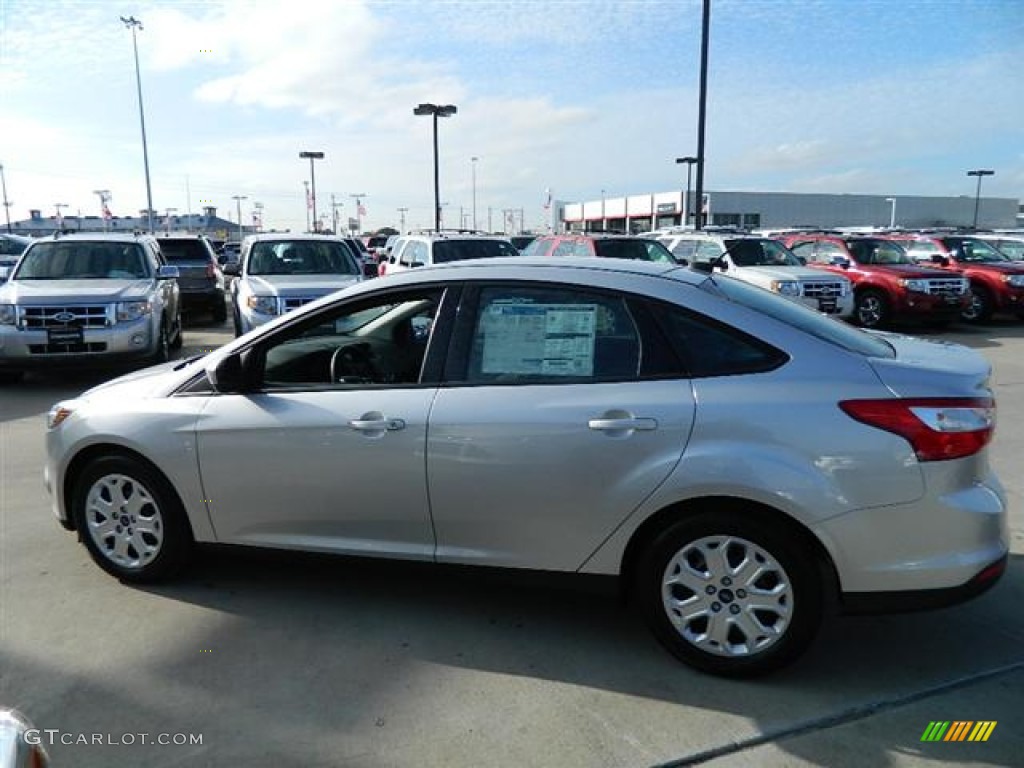 2012 Focus SE Sedan - Ingot Silver Metallic / Charcoal Black photo #8