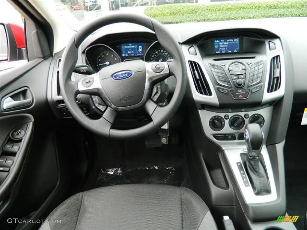 2012 Ford Focus SE Sedan Charcoal Black Dashboard Photo #58145303