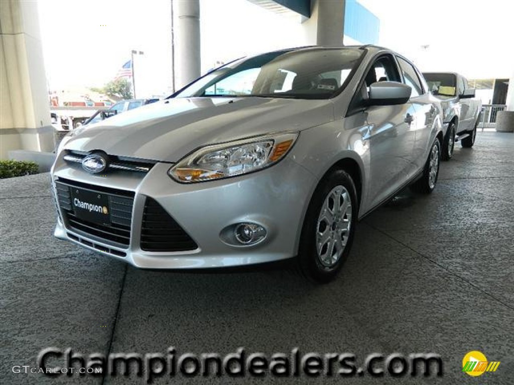 2012 Focus SE Sedan - Ingot Silver Metallic / Charcoal Black photo #1