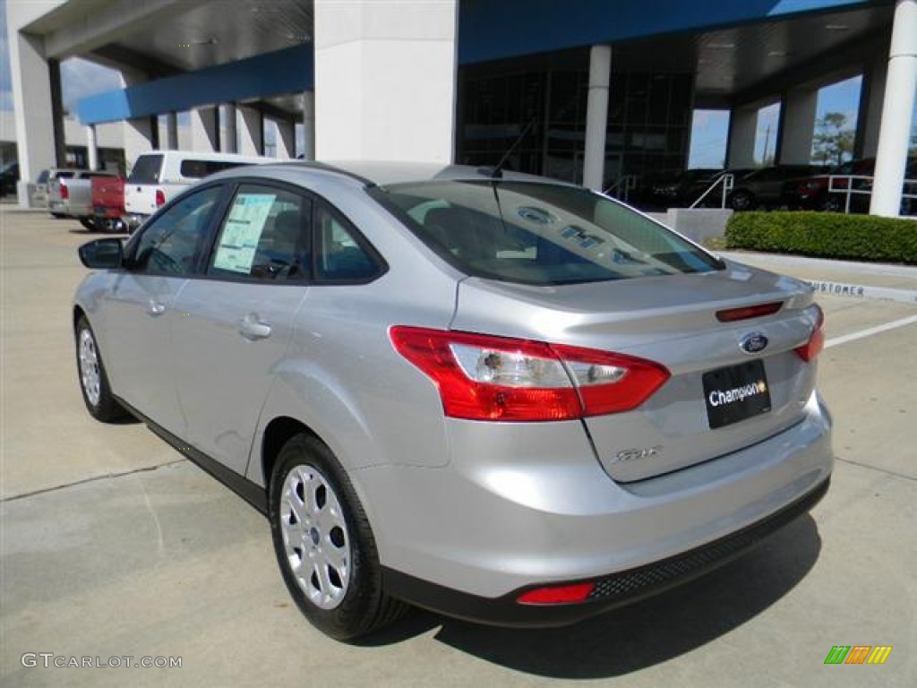 2012 Focus SE Sedan - Ingot Silver Metallic / Charcoal Black photo #7