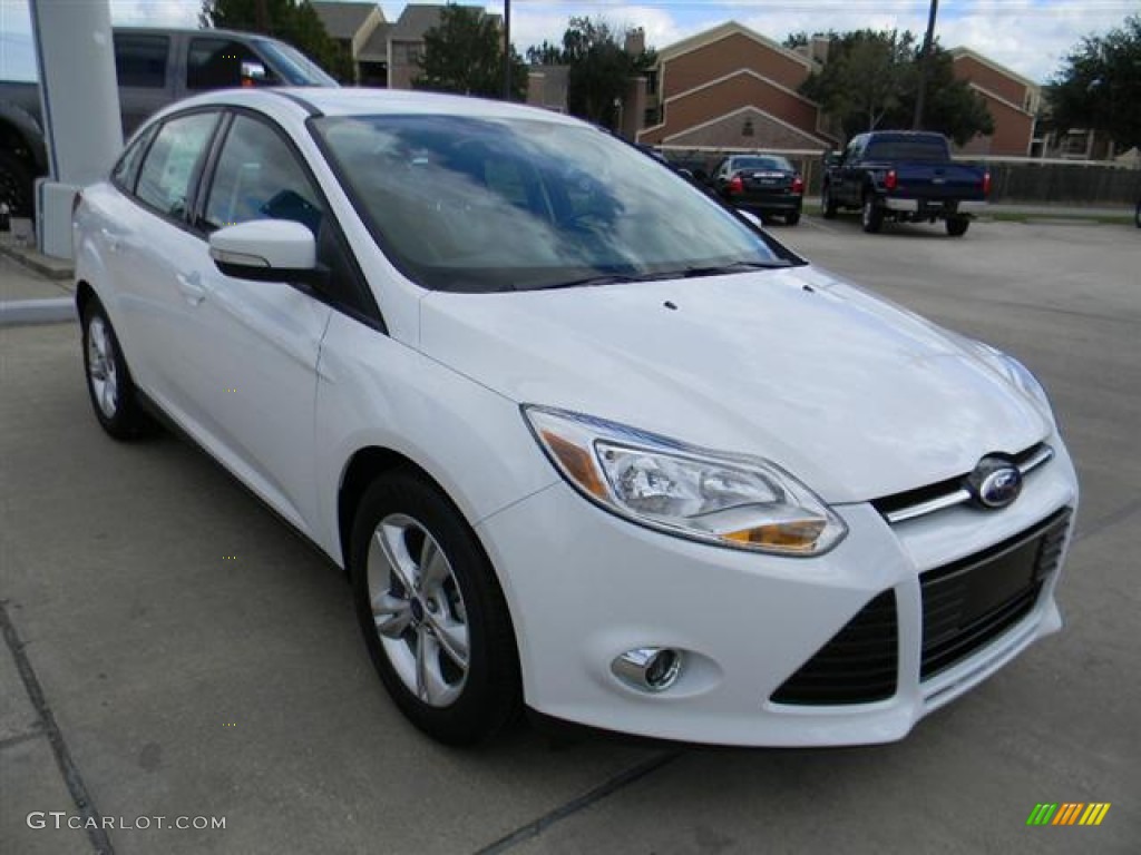 2012 Focus SE Sport Sedan - Oxford White / Two-Tone Sport photo #3