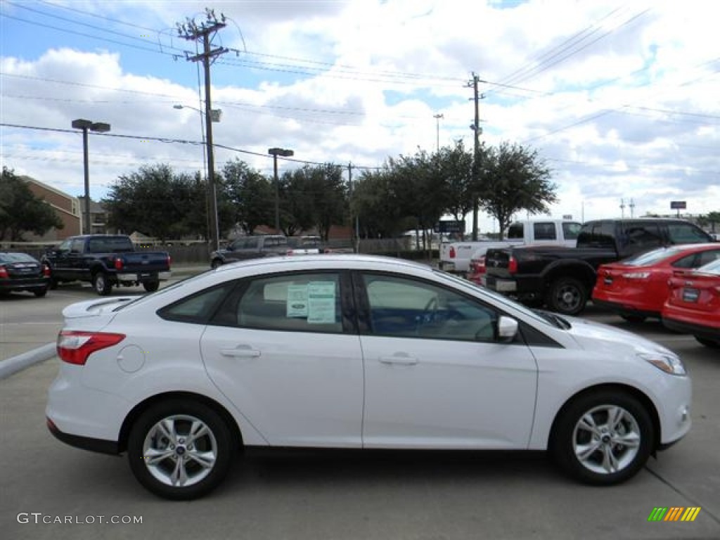 2012 Focus SE Sport Sedan - Oxford White / Two-Tone Sport photo #4