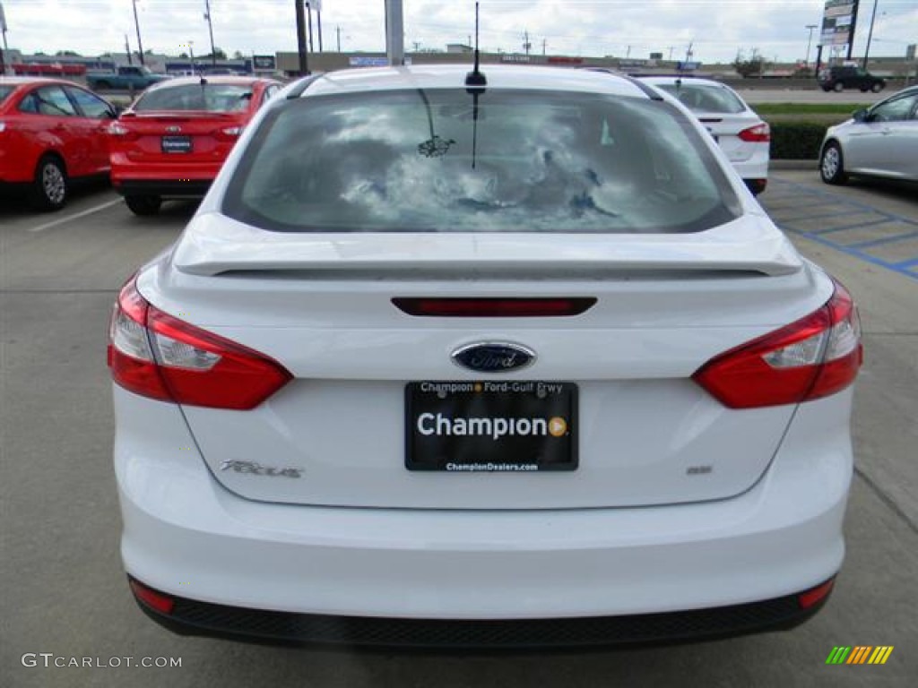 2012 Focus SE Sport Sedan - Oxford White / Two-Tone Sport photo #6