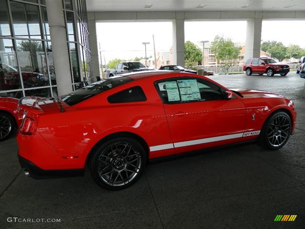 2012 Mustang Shelby GT500 SVT Performance Package Coupe - Race Red / Charcoal Black/White photo #4