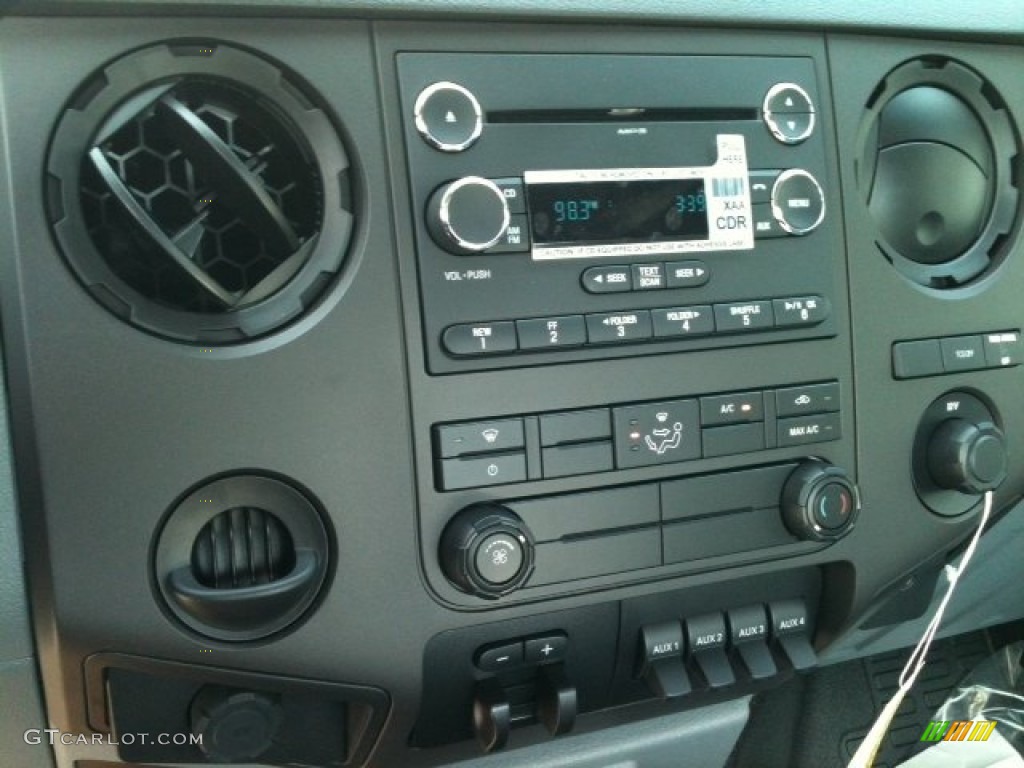 2011 Ford F350 Super Duty XL Regular Cab Chassis Controls Photos