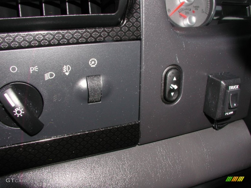 2005 Ford F350 Super Duty Harley-Davidson Crew Cab 4x4 Controls Photo #58168211