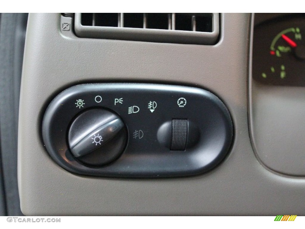 2002 Ford Excursion Limited 4x4 Controls Photo #58170596