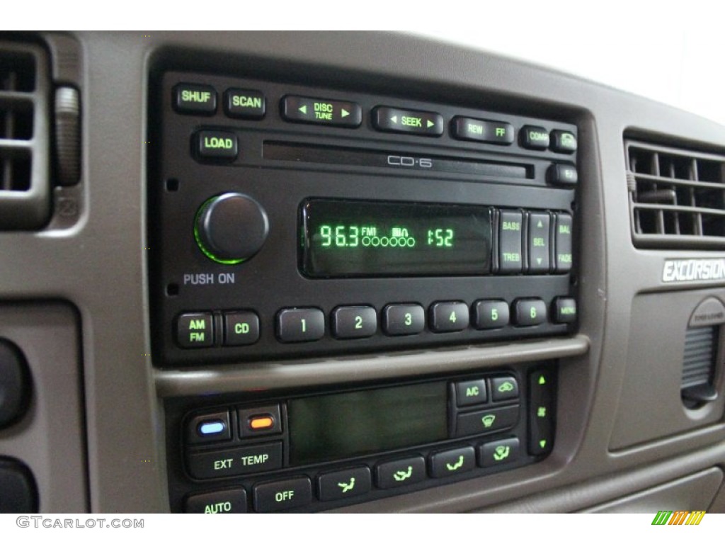 2002 Ford Excursion Limited 4x4 Audio System Photo #58170695