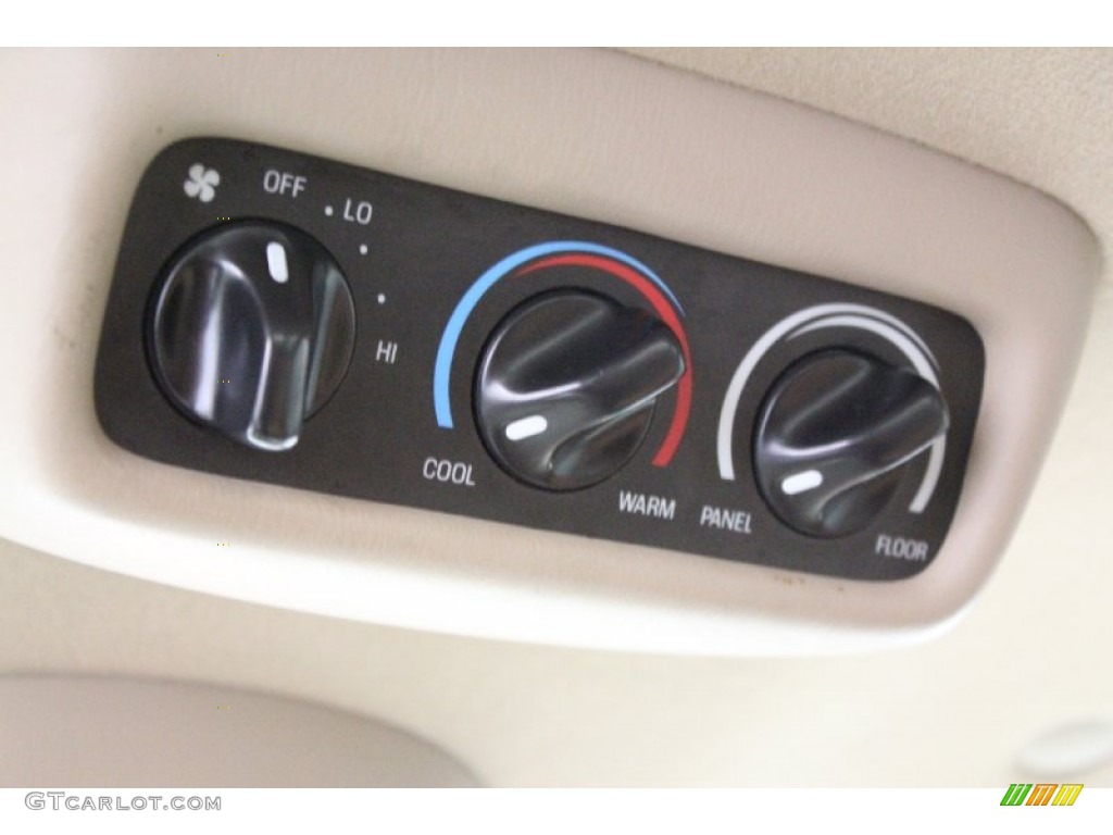 2002 Ford Excursion Limited 4x4 Controls Photo #58170707