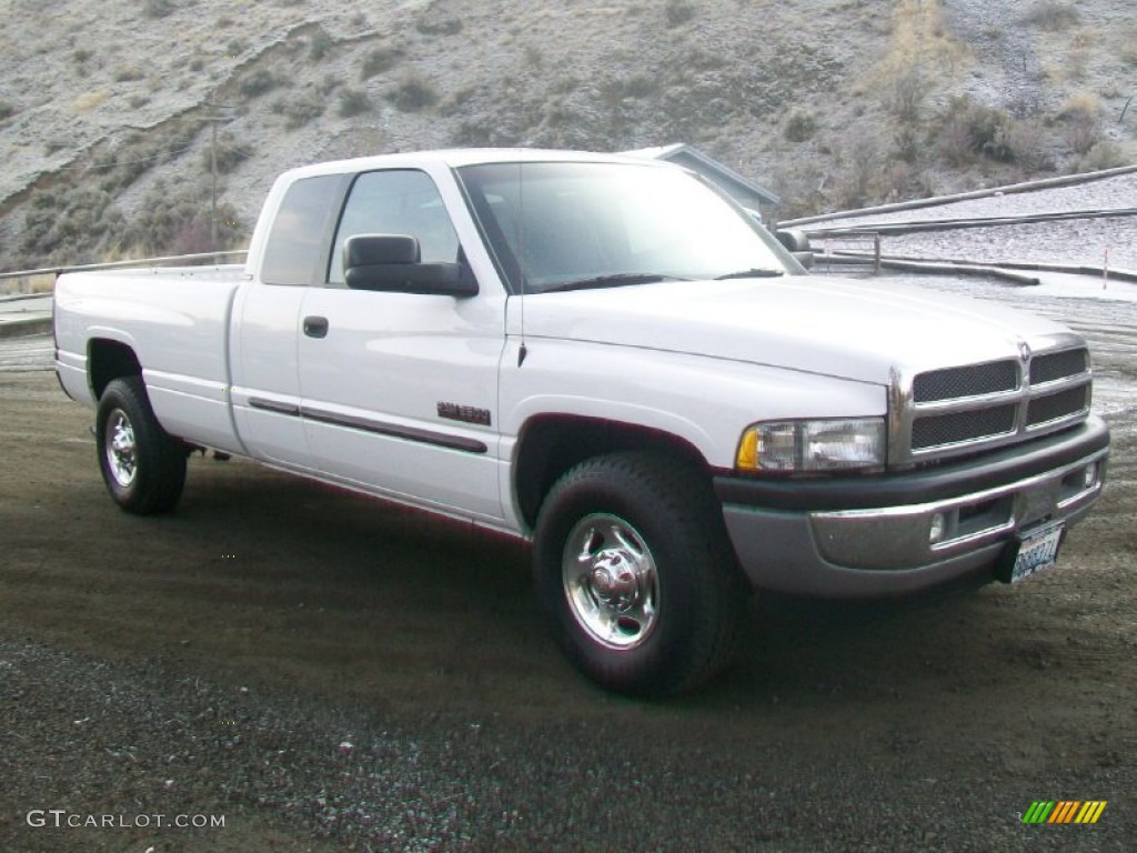 2002 Ram 2500 SLT Quad Cab - Bright White / Mist Gray photo #1