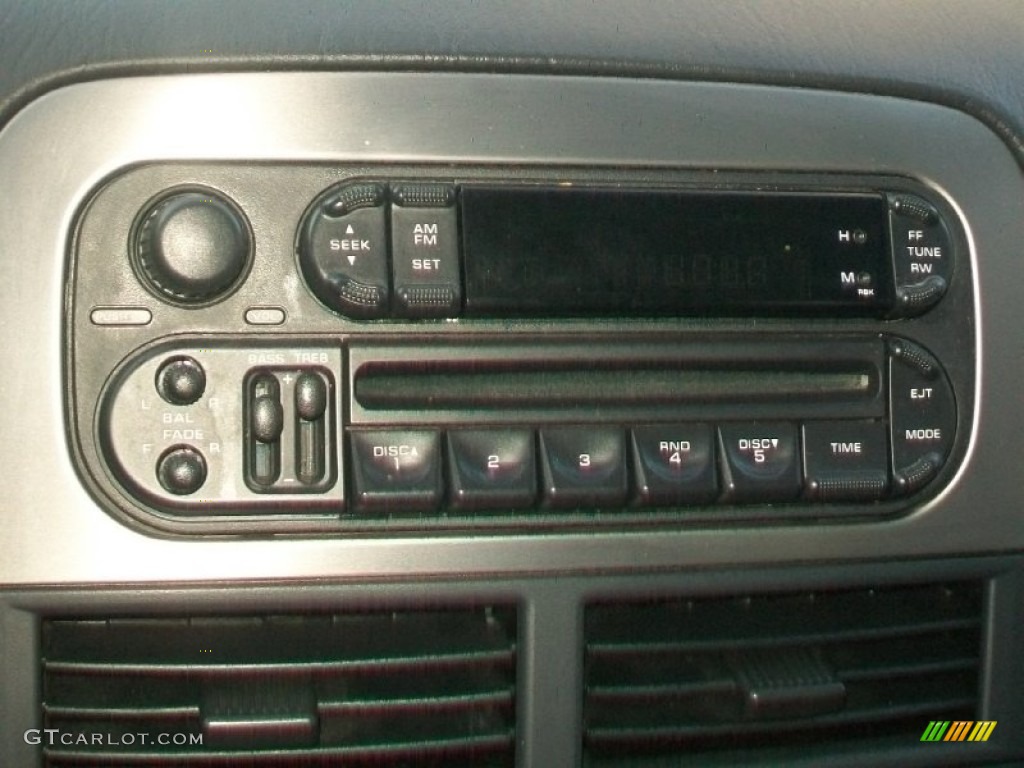 2004 Grand Cherokee Laredo 4x4 - Light Pewter Metallic / Dark Slate Gray photo #16