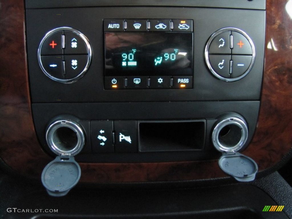 2009 Chevrolet Silverado 2500HD LTZ Crew Cab 4x4 Controls Photo #58173233