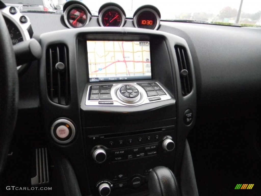 2010 Nissan 370Z Sport Touring Roadster Controls Photos