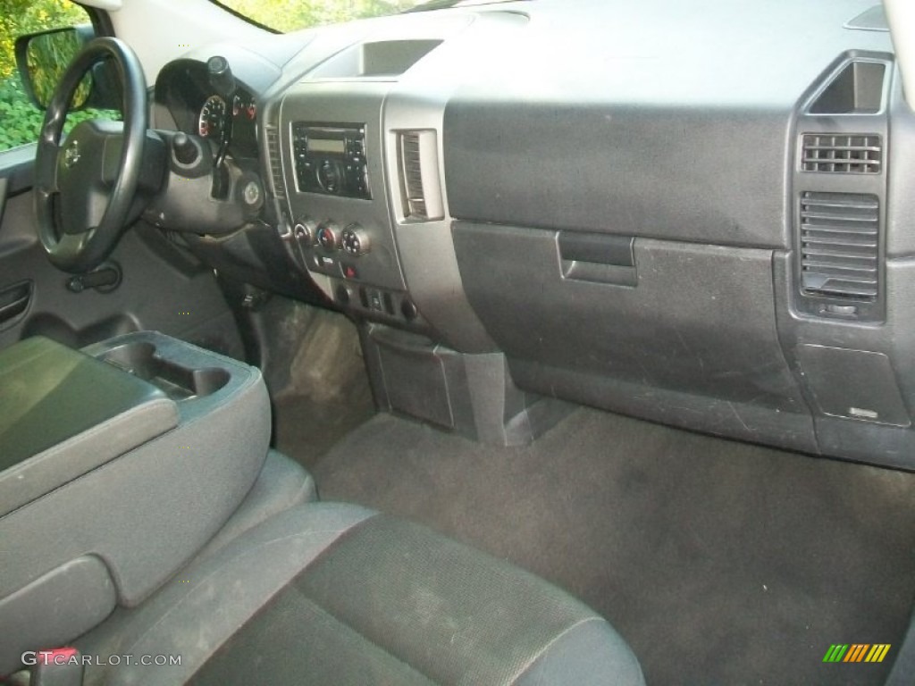 2008 Titan XE King Cab 4x4 - Blizzard White / Charcoal photo #21