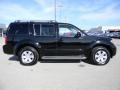 Super Black - Pathfinder SE 4x4 Photo No. 3