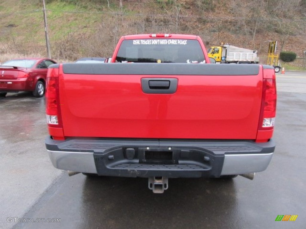 2007 Sierra 2500HD Regular Cab 4x4 - Fire Red / Dark Titanium/Light Titanium photo #4