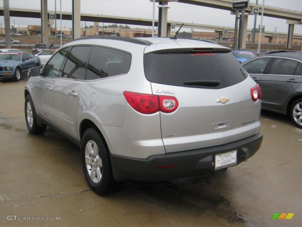 2010 Traverse LT AWD - Silver Ice Metallic / Ebony photo #3