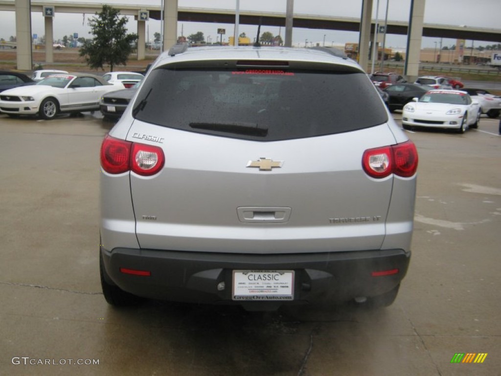 2010 Traverse LT AWD - Silver Ice Metallic / Ebony photo #4