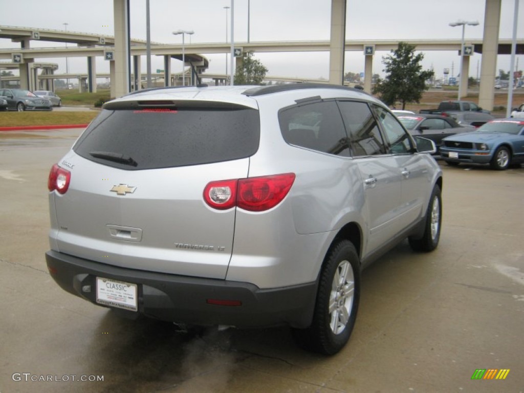 2010 Traverse LT AWD - Silver Ice Metallic / Ebony photo #5