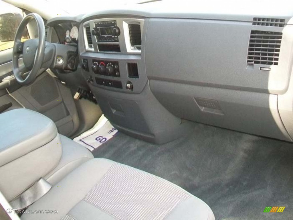 2008 Ram 3500 Big Horn Edition Quad Cab 4x4 - Bright Silver Metallic / Medium Slate Gray photo #21