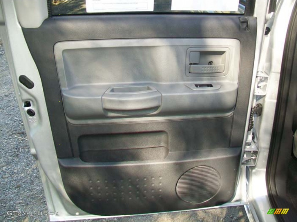 2010 Dakota Big Horn Crew Cab 4x4 - Bright Silver Metallic / Dark Slate Gray/Medium Slate Gray photo #28