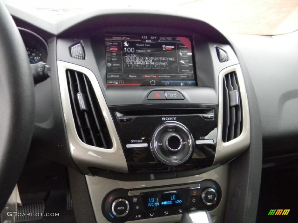 2012 Focus SEL 5-Door - Black / Charcoal Black Leather photo #10