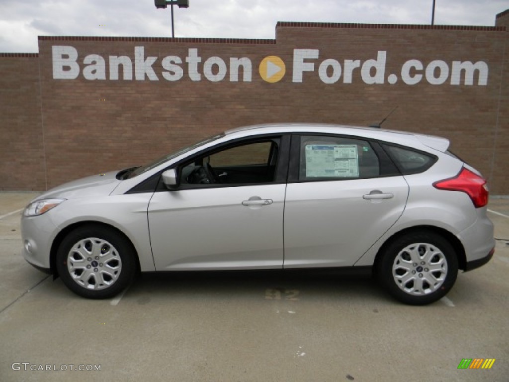 2012 Focus SE 5-Door - Ingot Silver Metallic / Charcoal Black photo #5