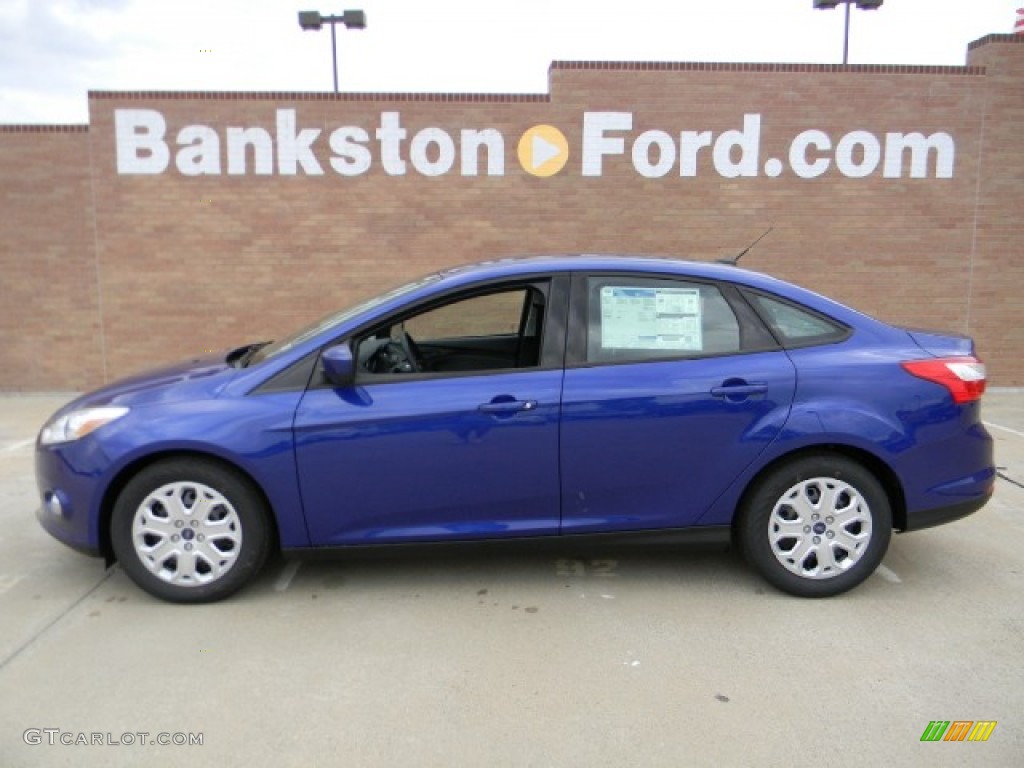 2012 Focus SE Sedan - Sonic Blue Metallic / Charcoal Black photo #5