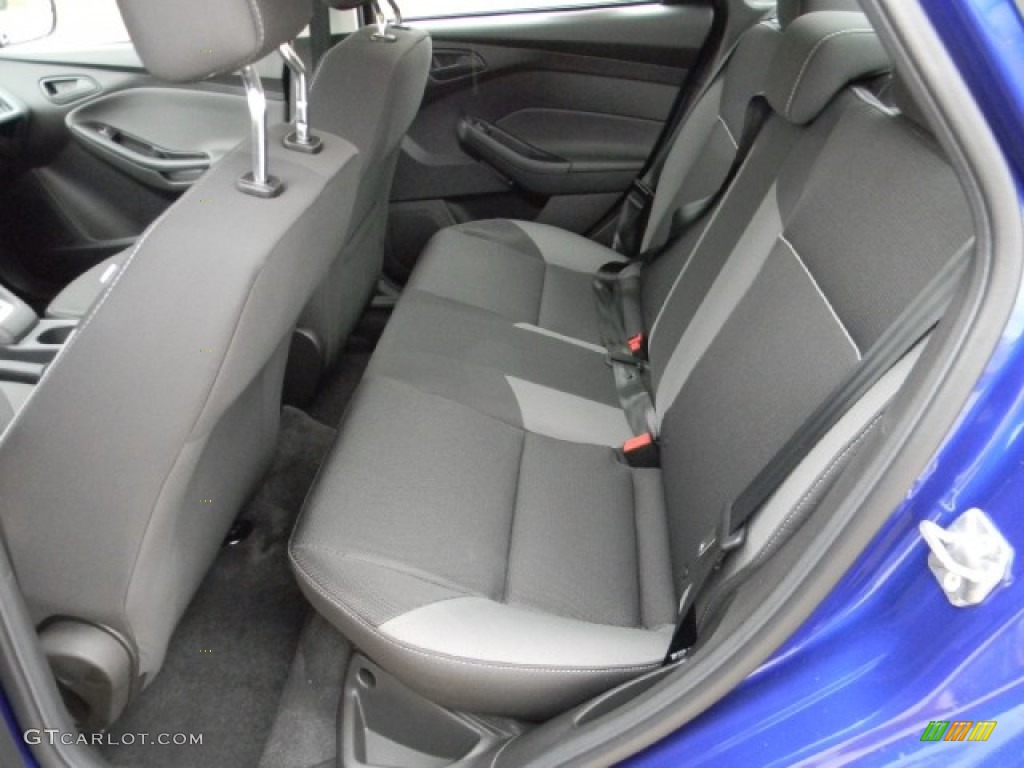 2012 Focus SE Sedan - Sonic Blue Metallic / Charcoal Black photo #7