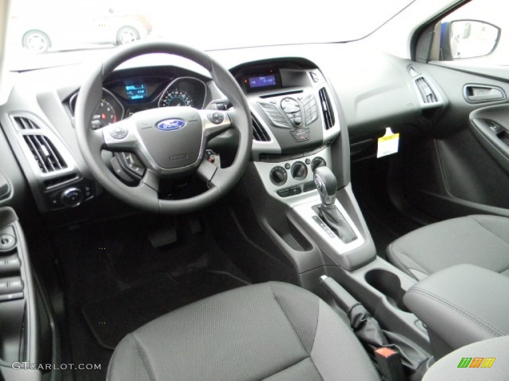 2012 Focus SE Sedan - Sonic Blue Metallic / Charcoal Black photo #8