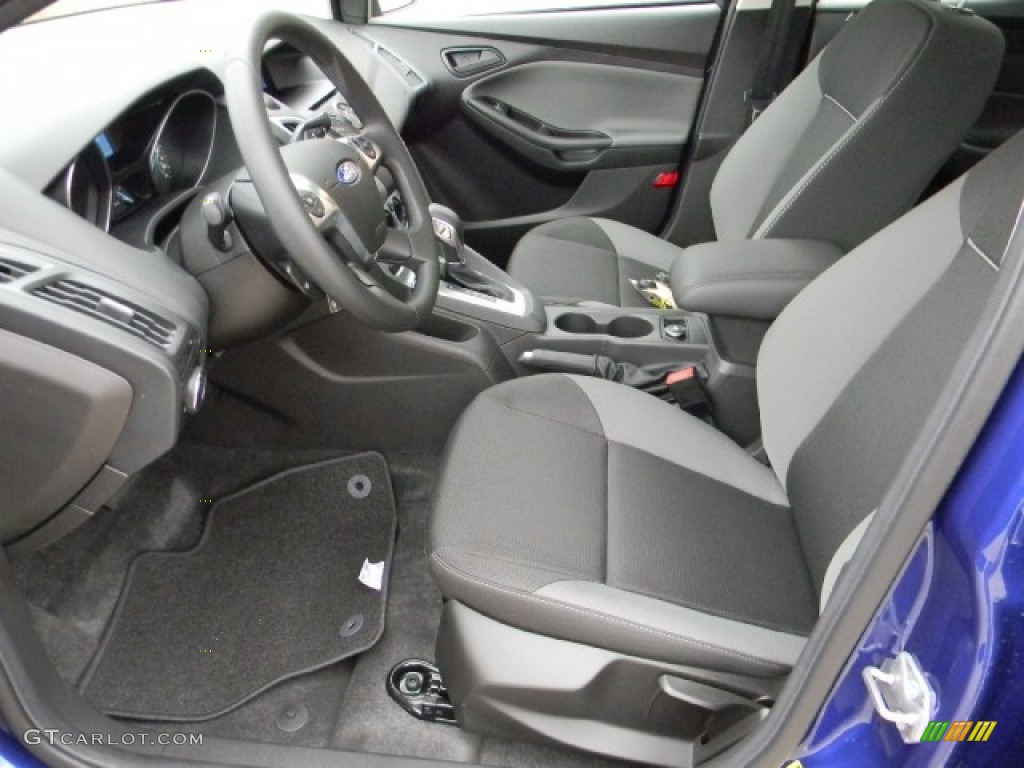 2012 Focus SE Sedan - Sonic Blue Metallic / Charcoal Black photo #9