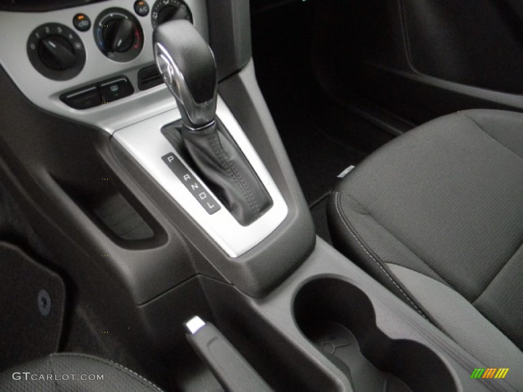 2012 Focus SE Sedan - Sonic Blue Metallic / Charcoal Black photo #11