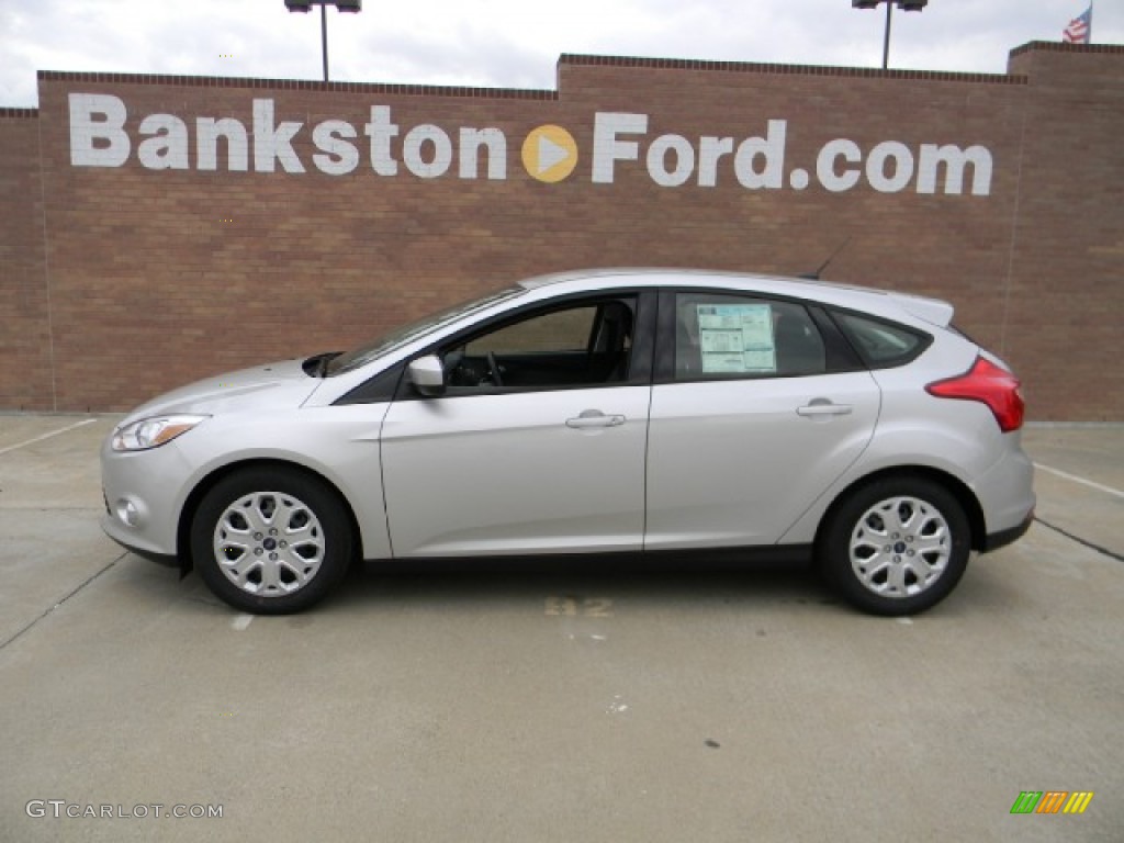 2012 Focus SE 5-Door - Ingot Silver Metallic / Charcoal Black photo #5