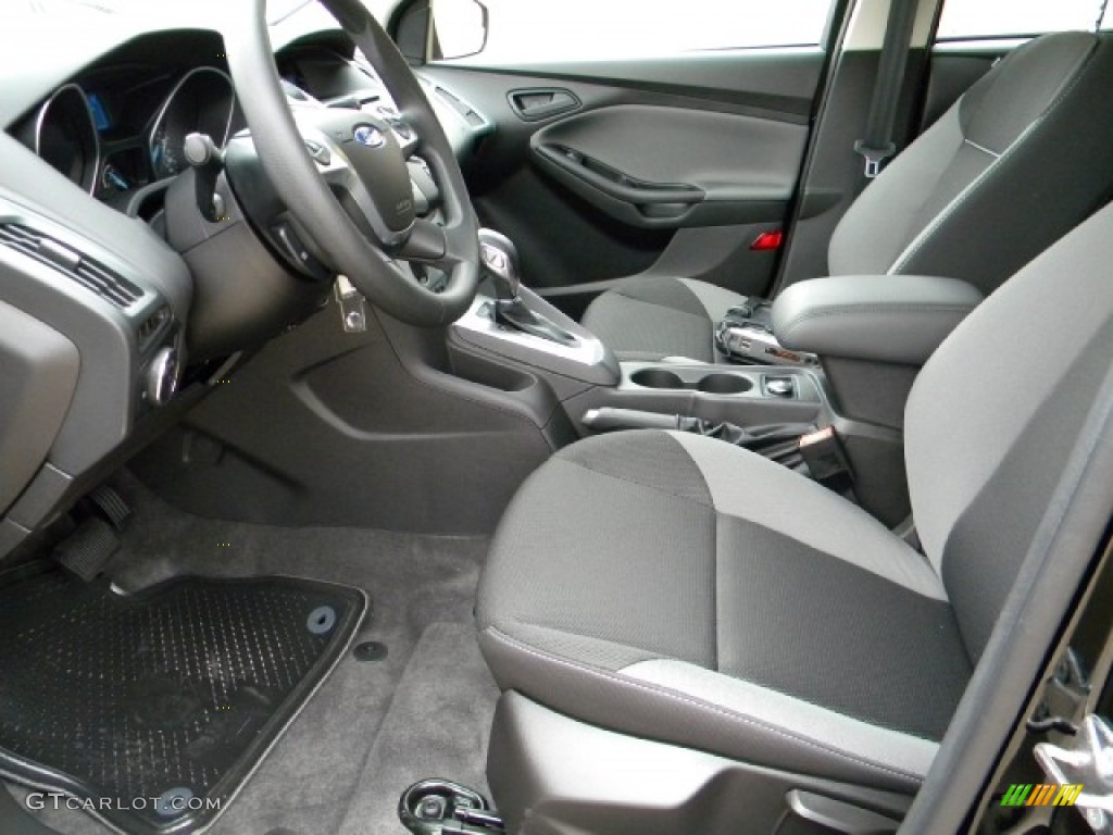 Charcoal Black Interior 2012 Ford Focus SE 5-Door Photo #58191747
