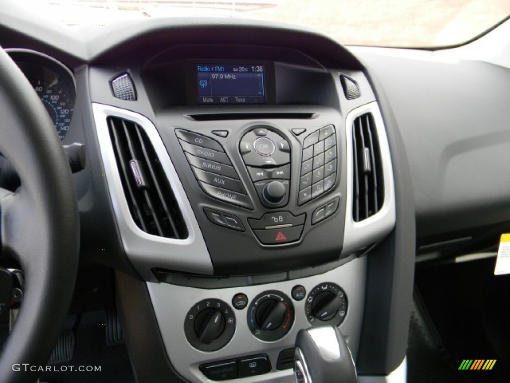 2012 Focus SE Sport Sedan - Sterling Grey Metallic / Two-Tone Sport photo #10