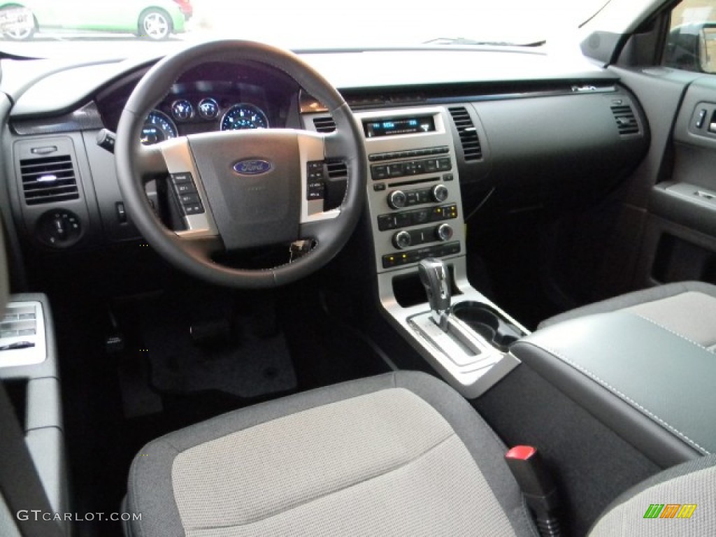 2012 Ford Flex SE dashboard Photo #58197021