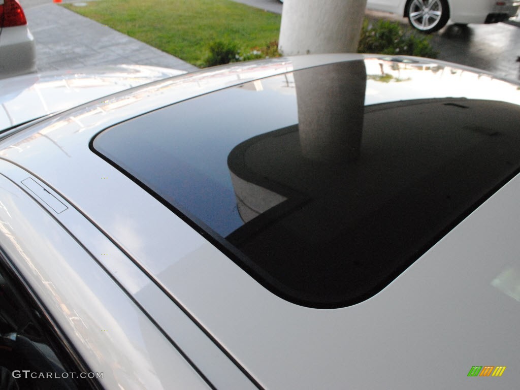 2011 3 Series 328i Coupe - Mineral White Metallic / Oyster/Black Dakota Leather photo #10