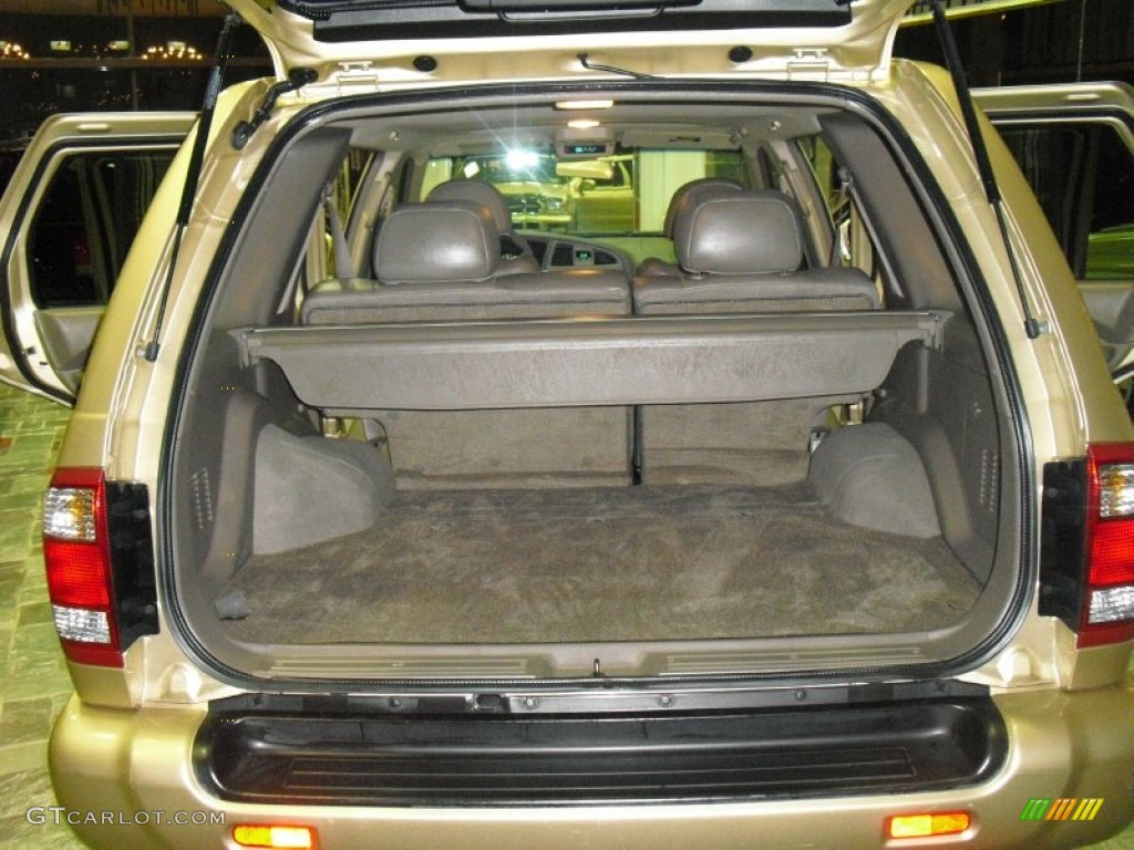 2004 Pathfinder LE Platinum 4x4 - Luminous Gold Metallic / Beige photo #21