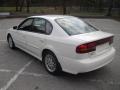 White Frost Pearl - Legacy L Sedan Photo No. 4