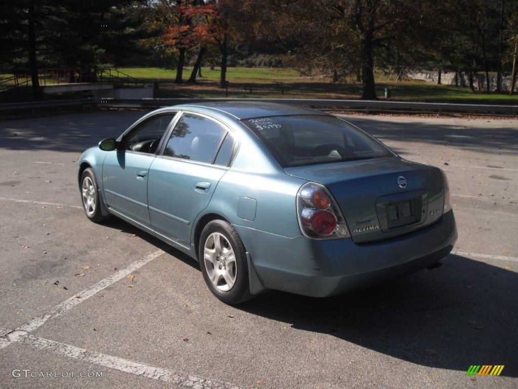 2002 Altima 2.5 SL - Opal Blue Metallic / Charcoal Black photo #4