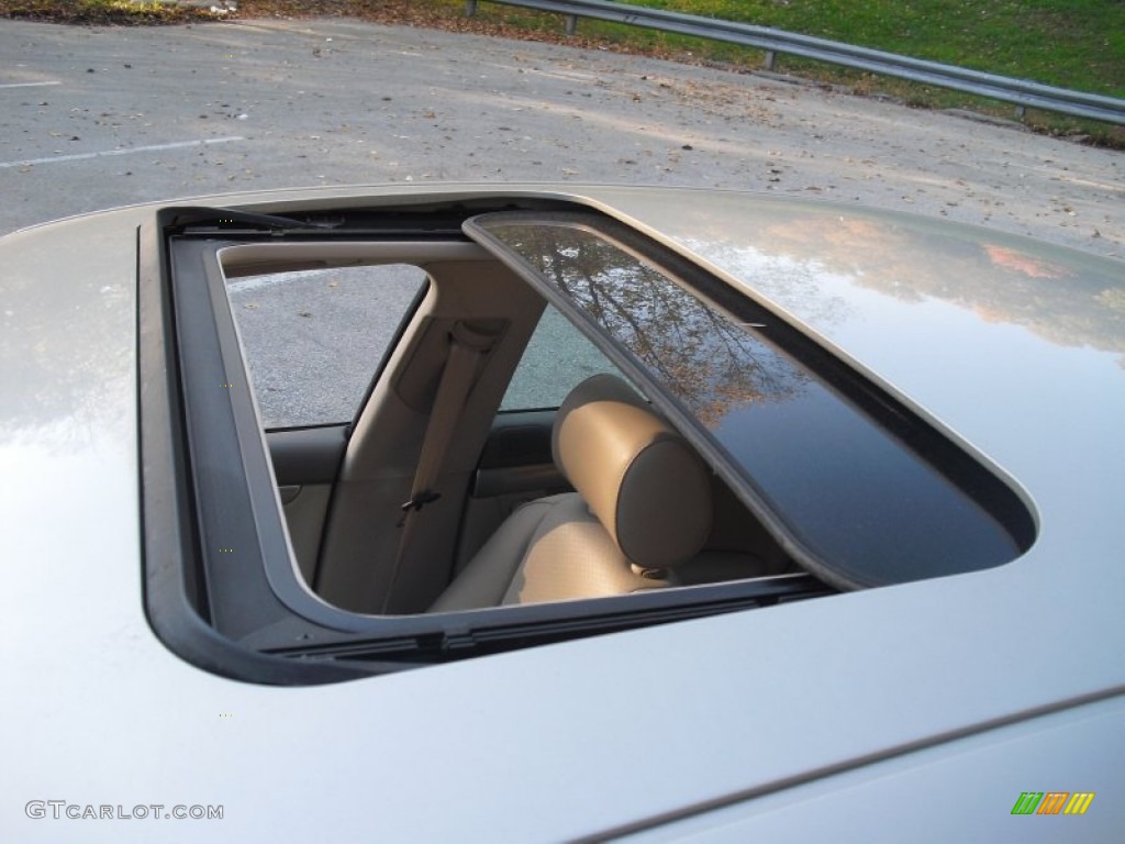 2002 A4 1.8T quattro Sedan - Canvas Beige Metallic / Beige photo #37