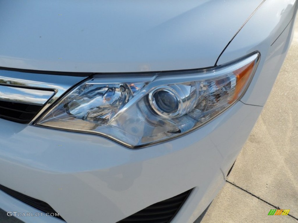 2012 Camry LE - Super White / Ash photo #9