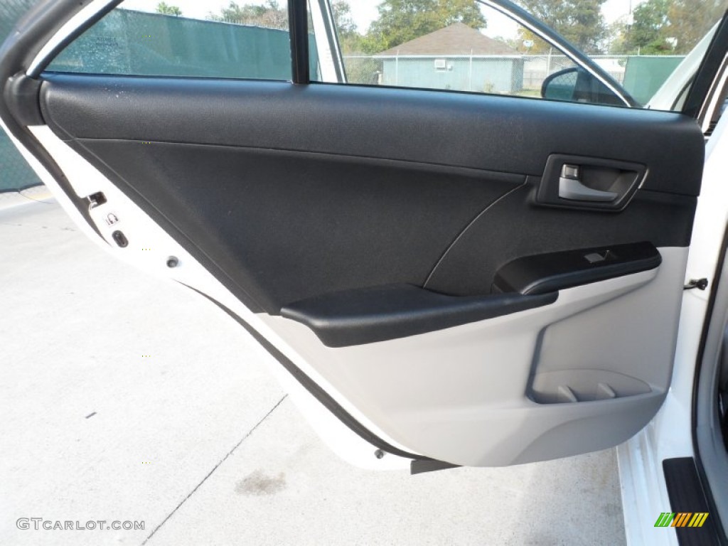 2012 Camry LE - Super White / Ash photo #20