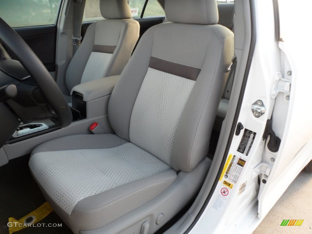 2012 Camry LE - Super White / Ash photo #24